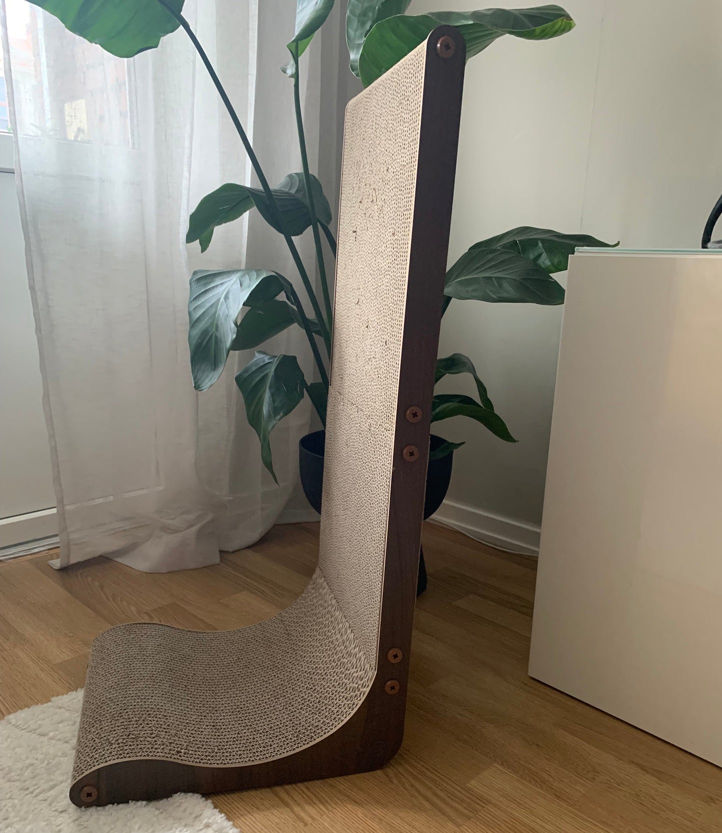 Premium Comfort – Stilren vändbar klösbräda – miljövänlig & hållbar design