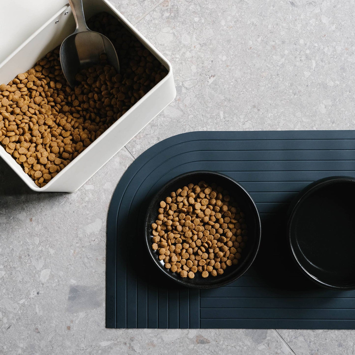 Gourmet – matskål i keramik – stilren & morrhårsvänlig