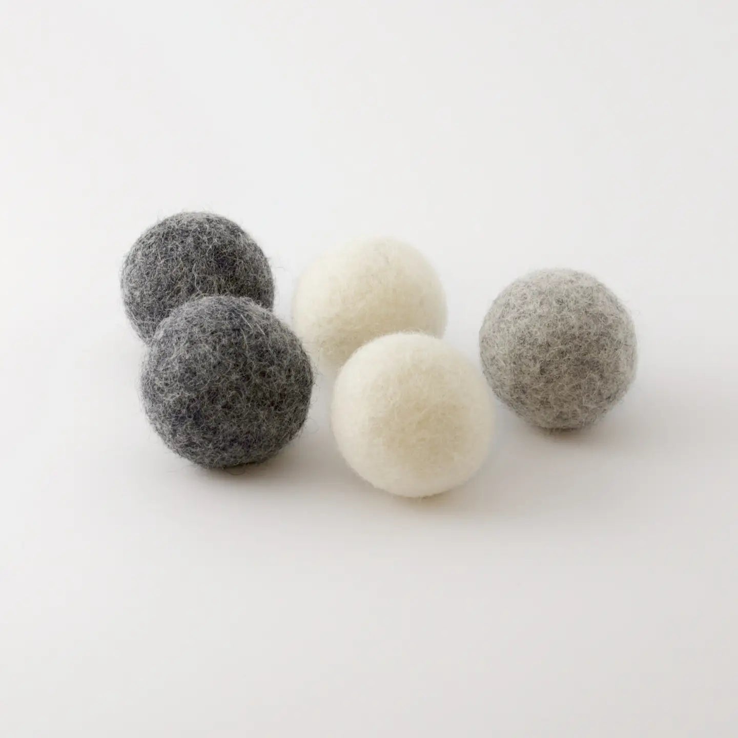 Ullbollar – 5-pack naturliga leksaker