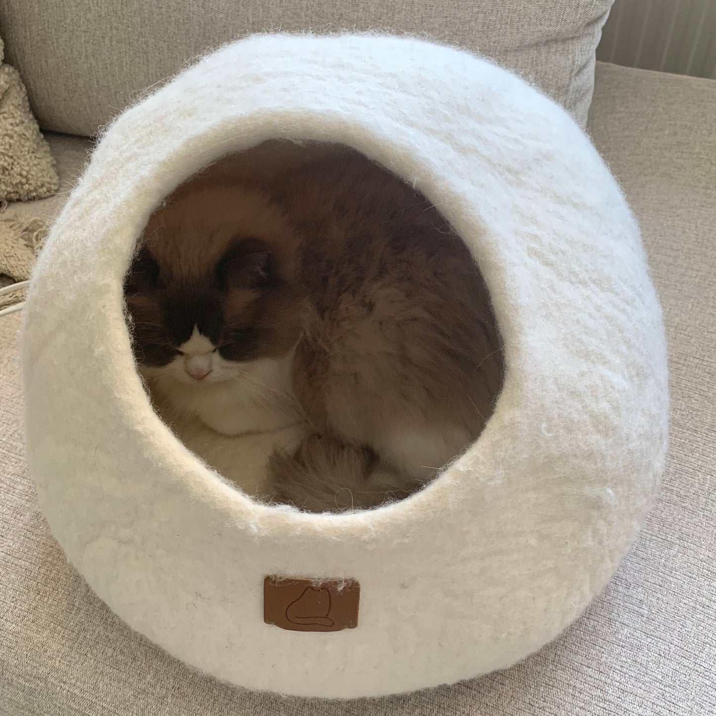 Premium Kattgrotta i ekologisk ull – Snövit