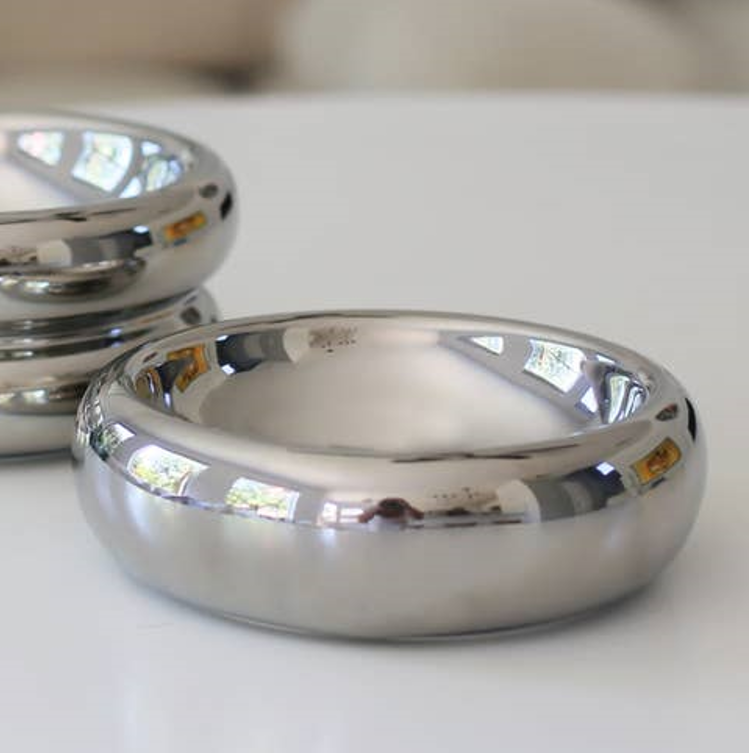 Halo Chrome – matskål i keramik – stilren & morrhårsvänlig