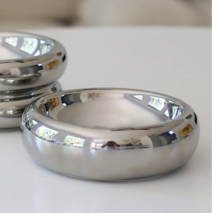 Halo Chrome – matskål i keramik – stilren & morrhårsvänlig