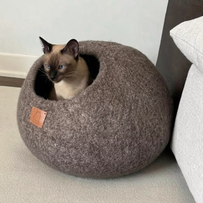 Katt i Haven kattgrotta av naturlig ull – Jordbrun