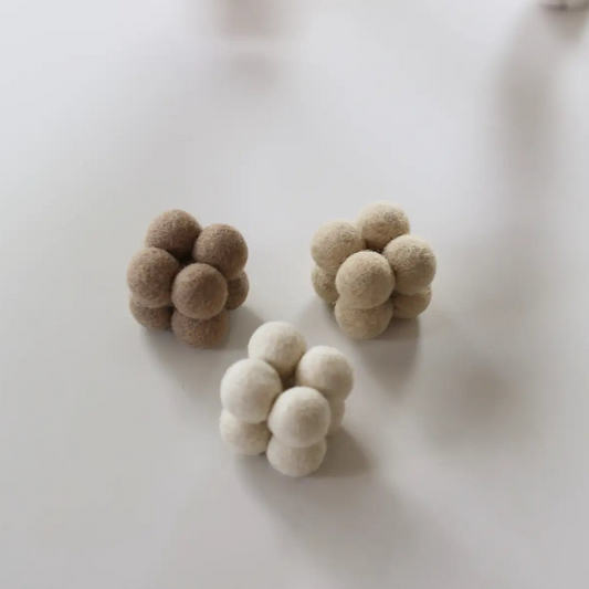 Bubble Wool geometriska och bubbelformade ullbollar till katt i ett set om 3-pack