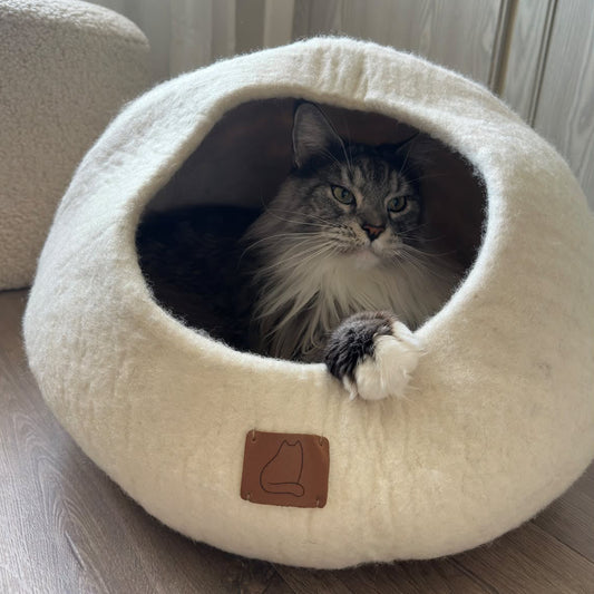 Maine Coon i Haven Extra stor kattgrotta i naturlig ull – Snövit